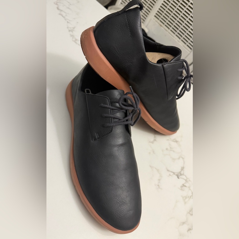 Stylish Black Leather Oxfords with Tan Soles